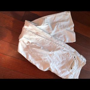 🔥Old navy white ripped jeans